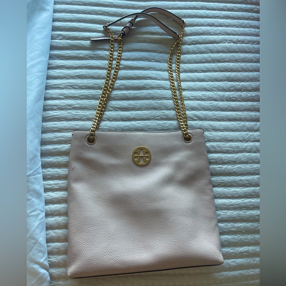 TORY BURCH Light Pink Shoulder Bag with Gold Chains. Can be worn crossbody.